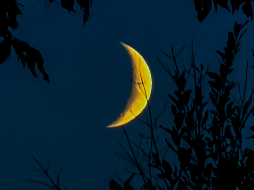 iPhone moon photography edited in Lightroom Mobile Tutorial